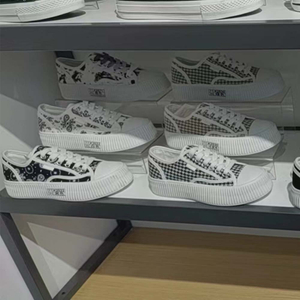 Canvas shoes 03